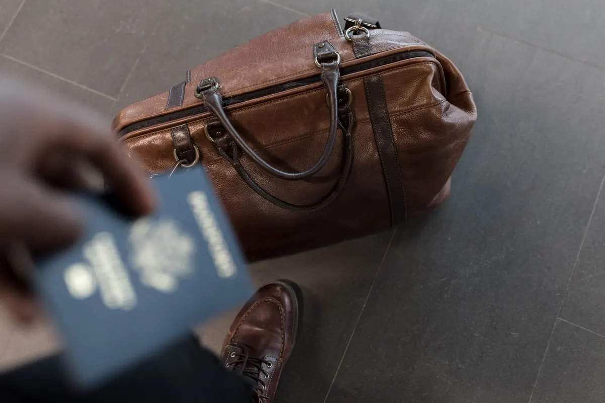 The UK Traveller's Checklist for a 10-Day Carry-On Only Trip
